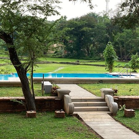 Monaara Leisure - Anuradhapura Exterior photo