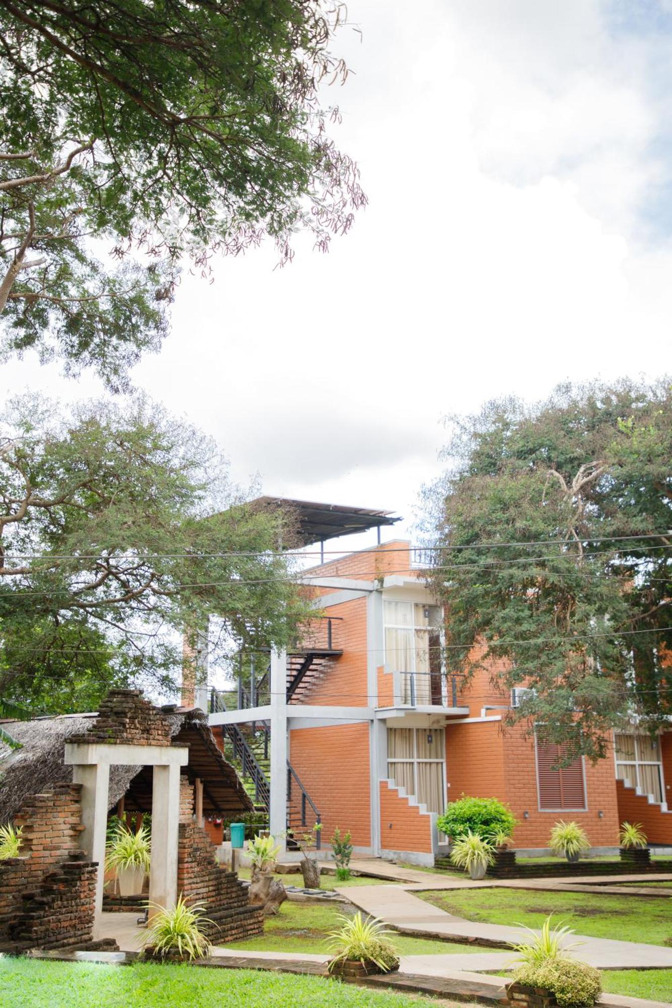Monaara Leisure - Anuradhapura Exterior photo