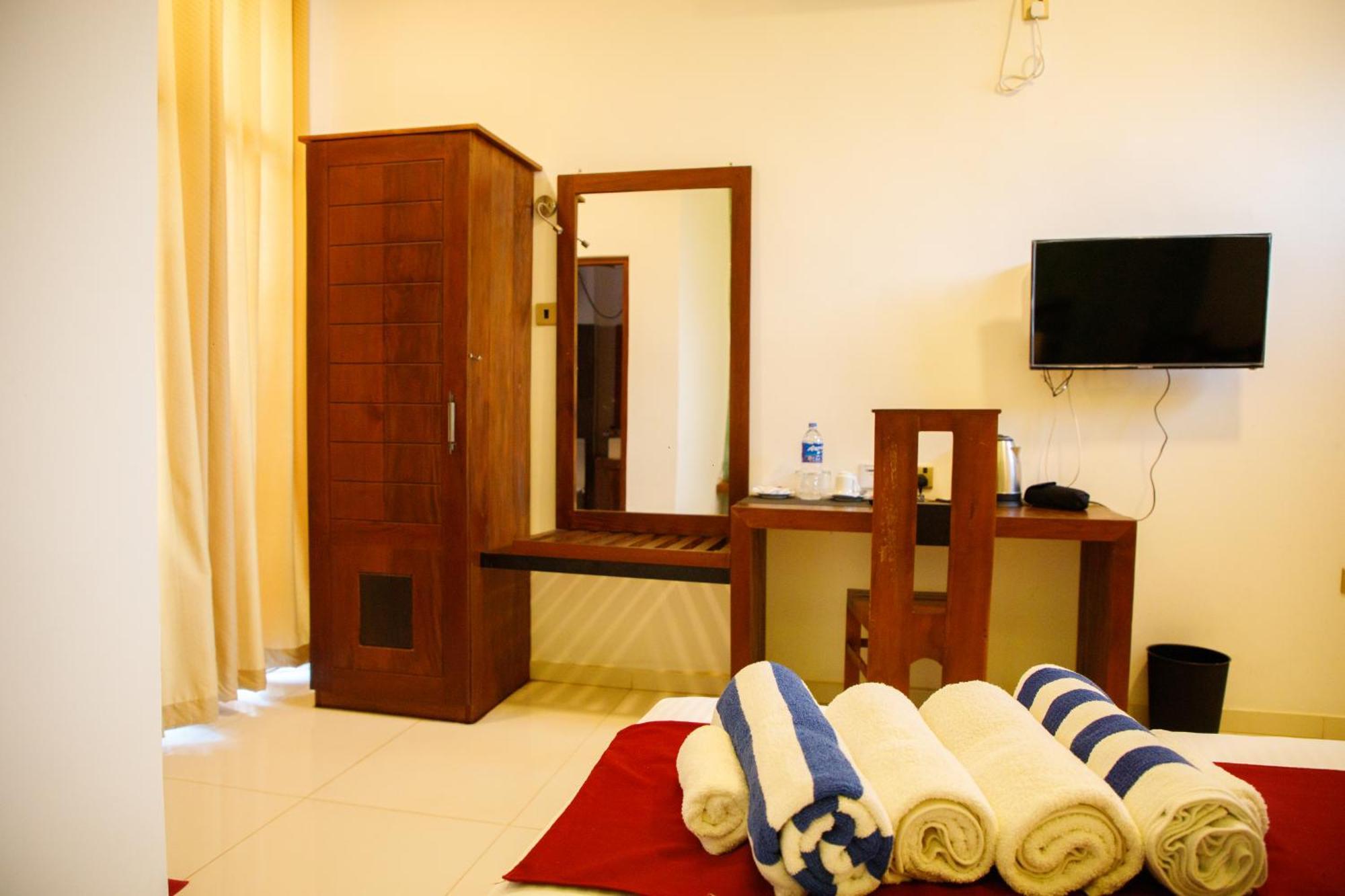 Monaara Leisure - Anuradhapura Exterior photo